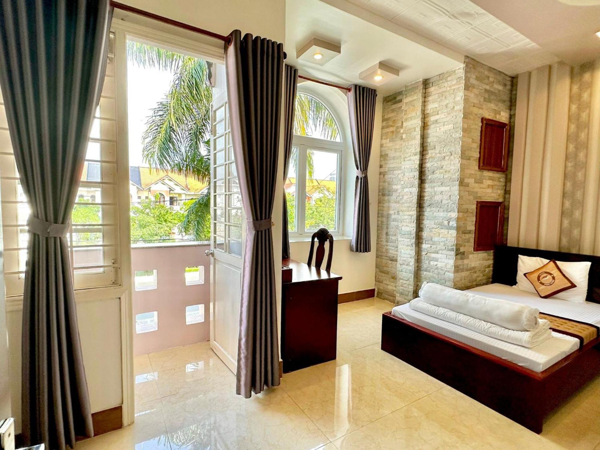 Phuc Hung Hotel Rach Gia Exterior photo
