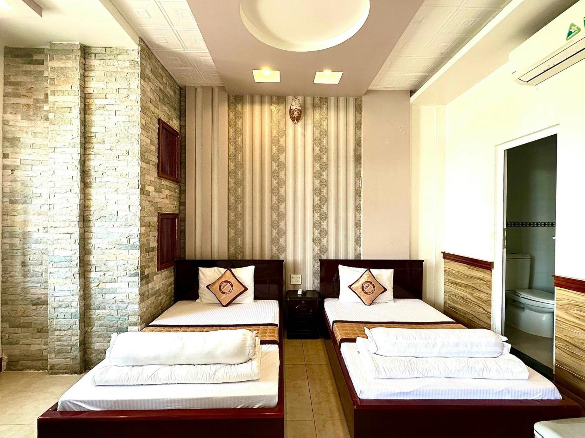 Phuc Hung Hotel Rach Gia Exterior photo