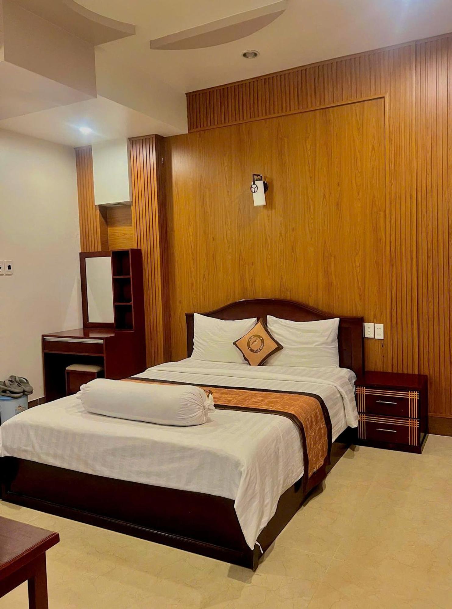Phuc Hung Hotel Rach Gia Exterior photo